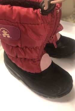 Snow boots