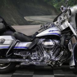 2009 Harley-Davidson FLHTCUSE - CVO™ Ultra Classic® Electra Glide