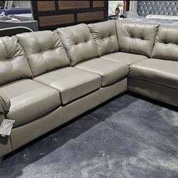 Donlen Leather Sectional New 