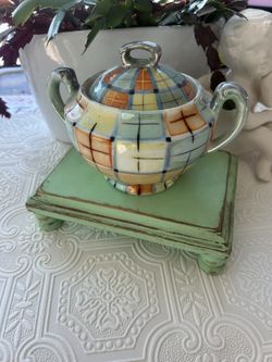 Gold Castle - Sugar Bowl W Lid
