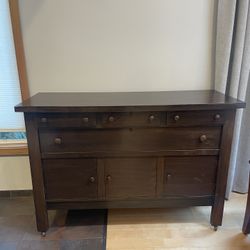 Solid Wood Buffet / Hutch / Sideboard