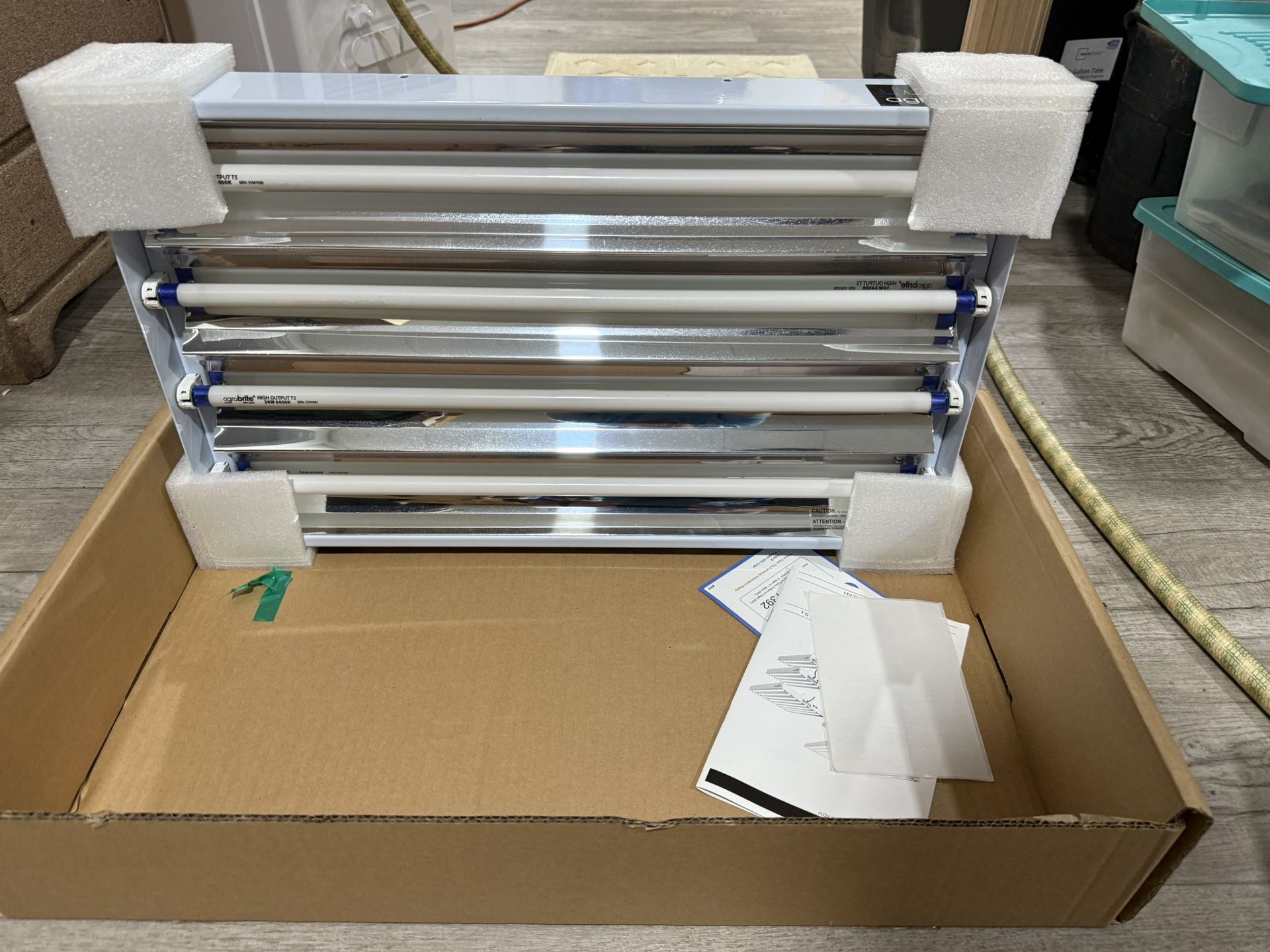 2 Agrobrite 2’ T5 Grow Lights