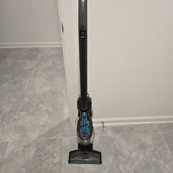 Cordless Vacuum With Charger 