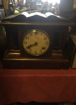 Antique Waterbury mantel clock - wood cabinet - running clock