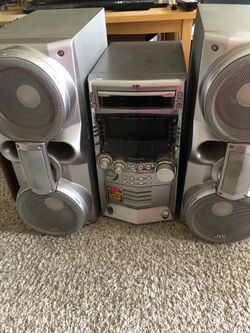 JVC Stereo Receiver and Speakers 🔊