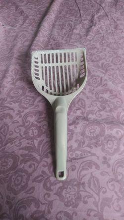 Kitty litter scoop