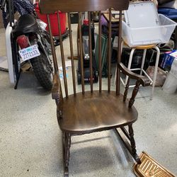 Wood Rocking chair 