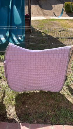 Dressage saddle pad
