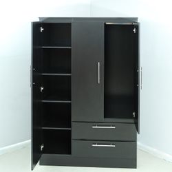 WARDROBE TRIPLE ***** WARDARROPA A ESTRENAR 