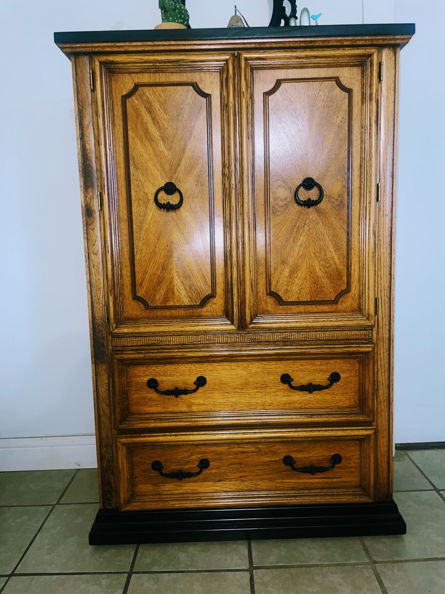 Beautiful Broyhill  Tall Drawer 