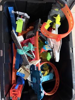 Large Hot Wheels Track & Playset Lot $65 OBO
