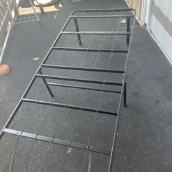 Bed frame queen