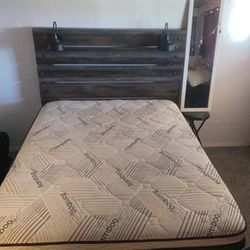 Queen Size Bed  Frame / Mattress 