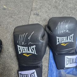 16 oz boxing gloves, signed "Mike Tyson"