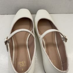 Shoes Size 7
