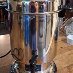 Delonghi 60 Cup Coffee Maker