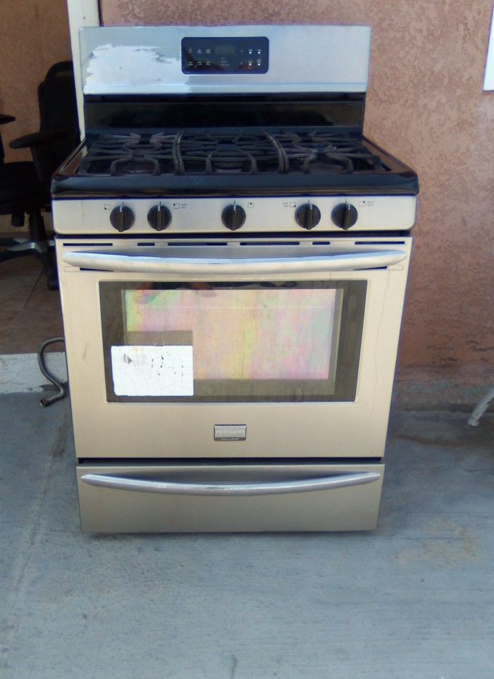 Estufa De Gas Eléctrica 5 Quemadores En El Este De Los Ángeles