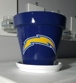 CHARGERS TERRACOTTA LARGE POT!!
