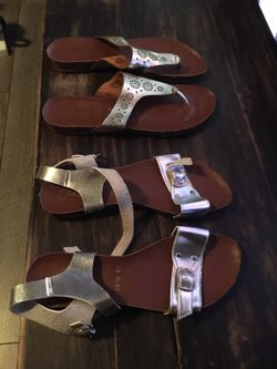 Carivan woman's sandals /silver straps size 5 1/2