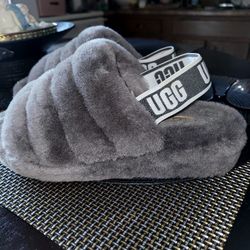 UGGS