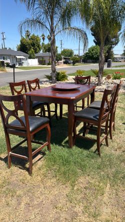 Dining table with 6 chairs and extender