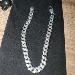 MIABELLA ITALY SILVER 925 BRACELET..USED AS IN PICTURES..GET YOUR CHRISTMAS GIFT...SE HABLA ESPANOL...IT'S A PRETTY BIG SIZE..