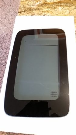 Nissan Frontier extra cab glass