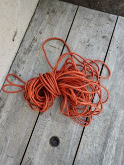 100 Ft Extension Cord 