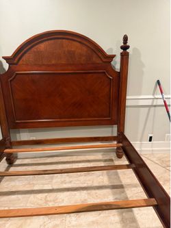 Queen bed reame