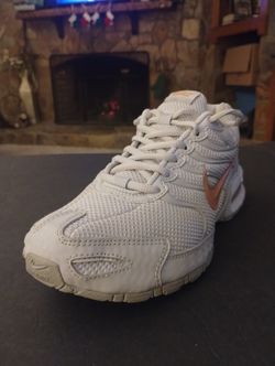 (Size-8.5) Nike Torch 4 Women's Shoes Like New Little use, looks like new, price in Frame and stores from $ 99 / $ 139 I ask $ 45 firm price

(Talla-8