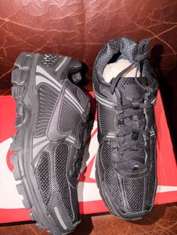 Brand New Size 10.5 Nike Zoom Vomero 5