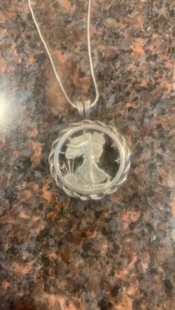 Beautiful 1944 walking liberty pendant with sterling rope around and 925 Italy thin rope chain