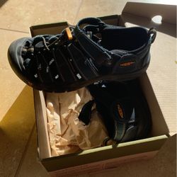Keen Youth Water Shoes Size 2