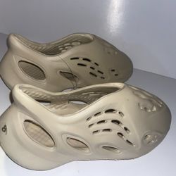 Beige Foam Slip On Shoes! 2 Pairs Size 8 