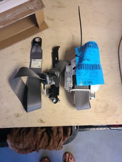 2005-2011 Toyota Tacoma Front Driver Seat Belt Lh 2006 2007 2008 2009 2010