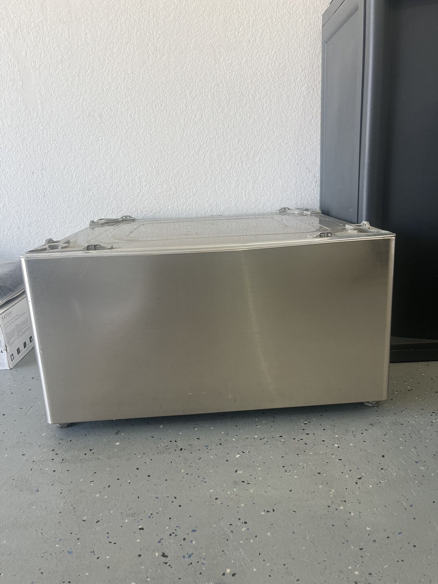 Washer/Dryer pedestal