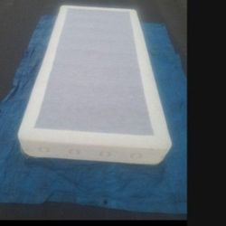HEAVY DUTY WHITE TWIN BOX SPRING