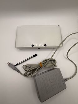 Nintendo 3DS White 3D Capable NTSC-J Handheld Console w/ Stylus AC Adapter