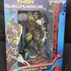 Diamond Select Marvel Thor Ragnarok Gladiator Hulk Gallery Statue PVC Diorama