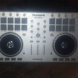 Numark Mixtrack II
