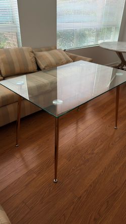Glass table in great condition
