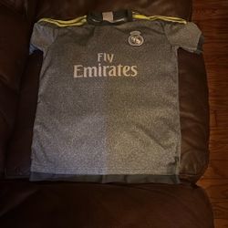 Ronaldo Real Madrid Jersey Size Large In Kids