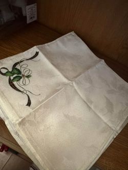 Lenox. Napkins set ✨🎄6 pieces Fabric: Washable and reusable,