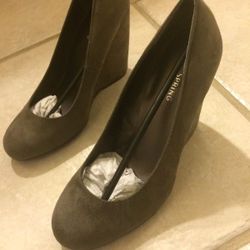 Wedge shoes ( YES AVAILABLE )