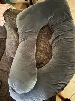FREE.   Body pillow / pregnancy pillow