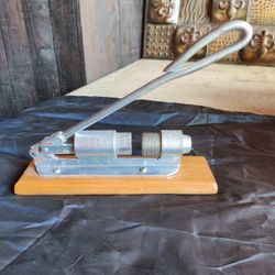 VINTAGE REEDS ROCKET NUT CRACKER 