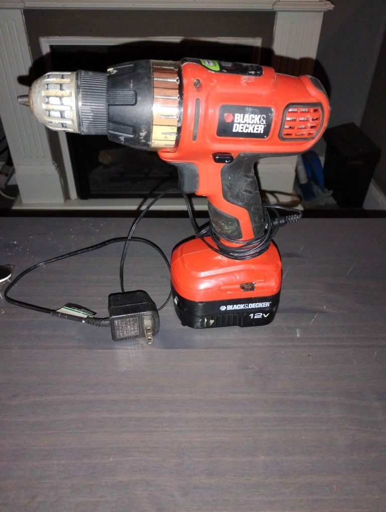 Black And Decker 12V Cordless Drill With Battery And Charger