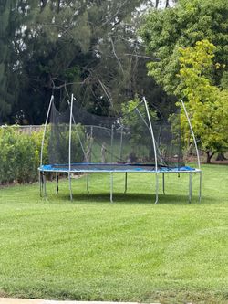 Trampoline 15 ft Free