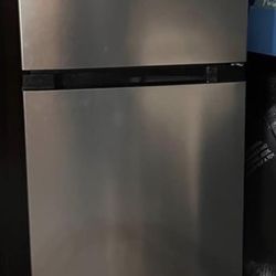 Small Stain Still Refrigerator 