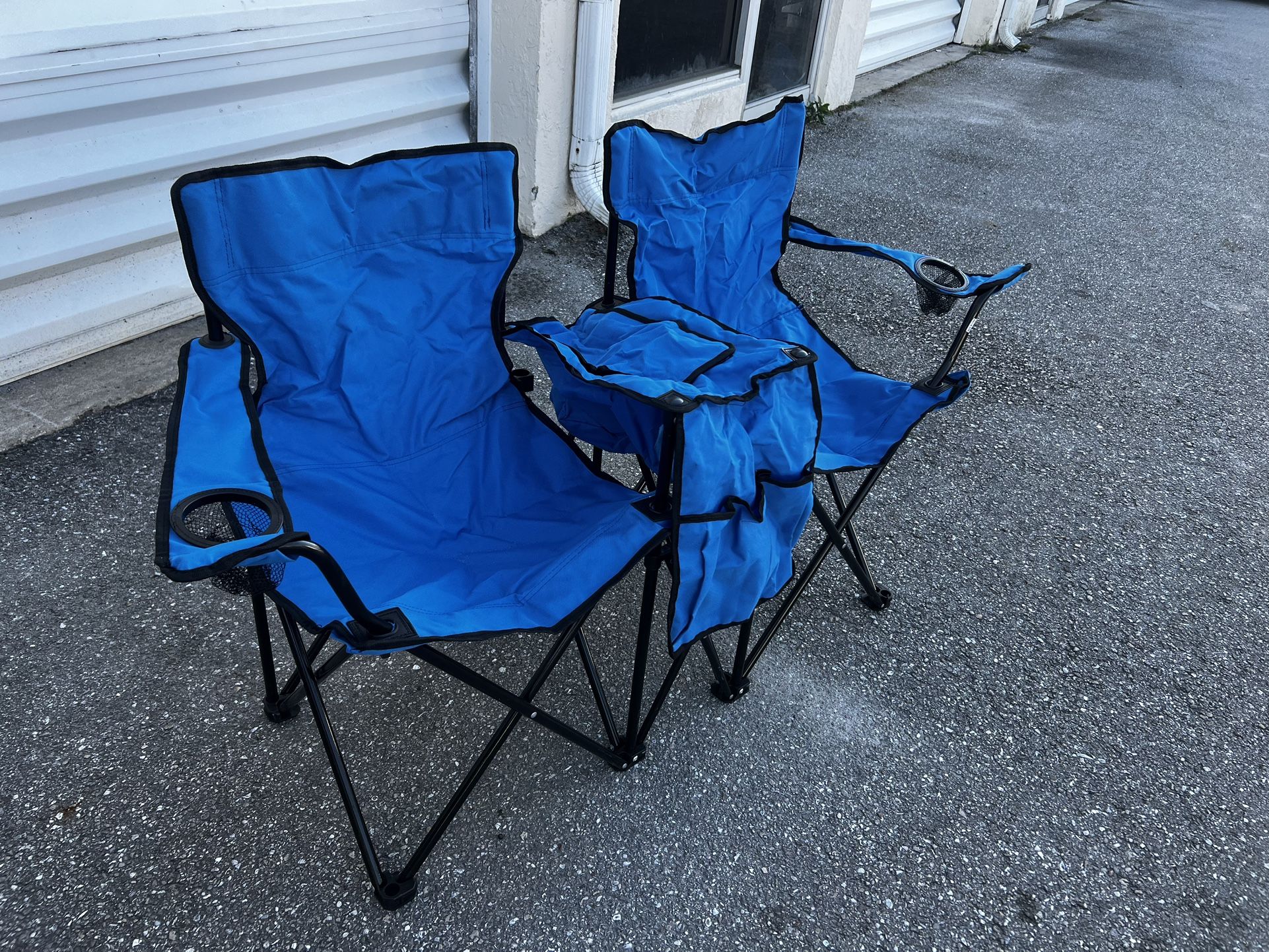 Blue Foldable Double Camping Sport Chair with Center Cooler Bag! Great condition!